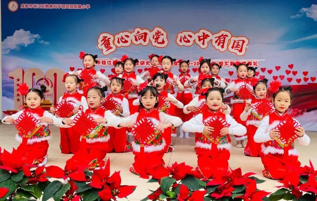 解答您疑问,尽在一筐苹果共重10千克把苹果拿出一半后连筐共重6千克这筐苹果重多少千克?